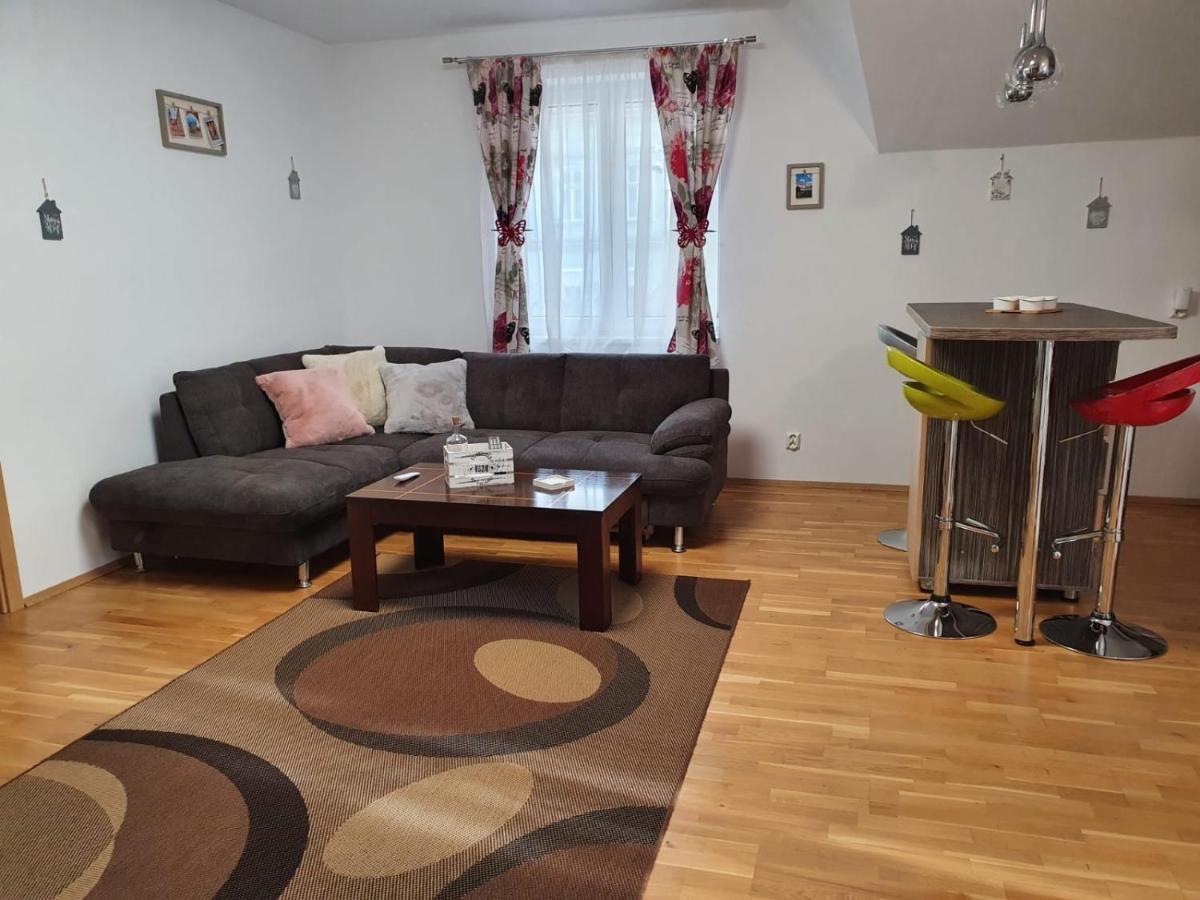 Smiley Apartment Sibiu Esterno foto