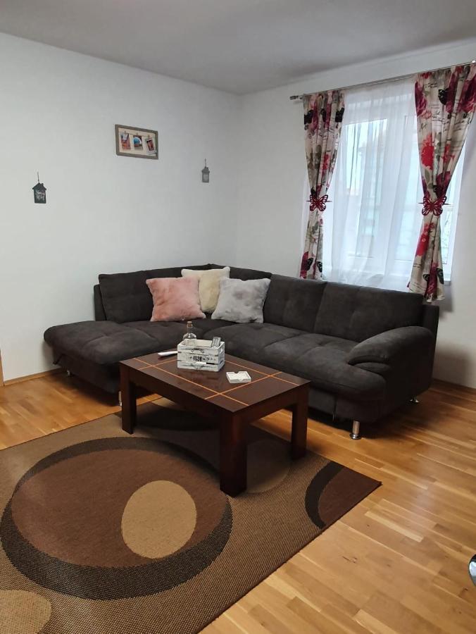 Smiley Apartment Sibiu Esterno foto