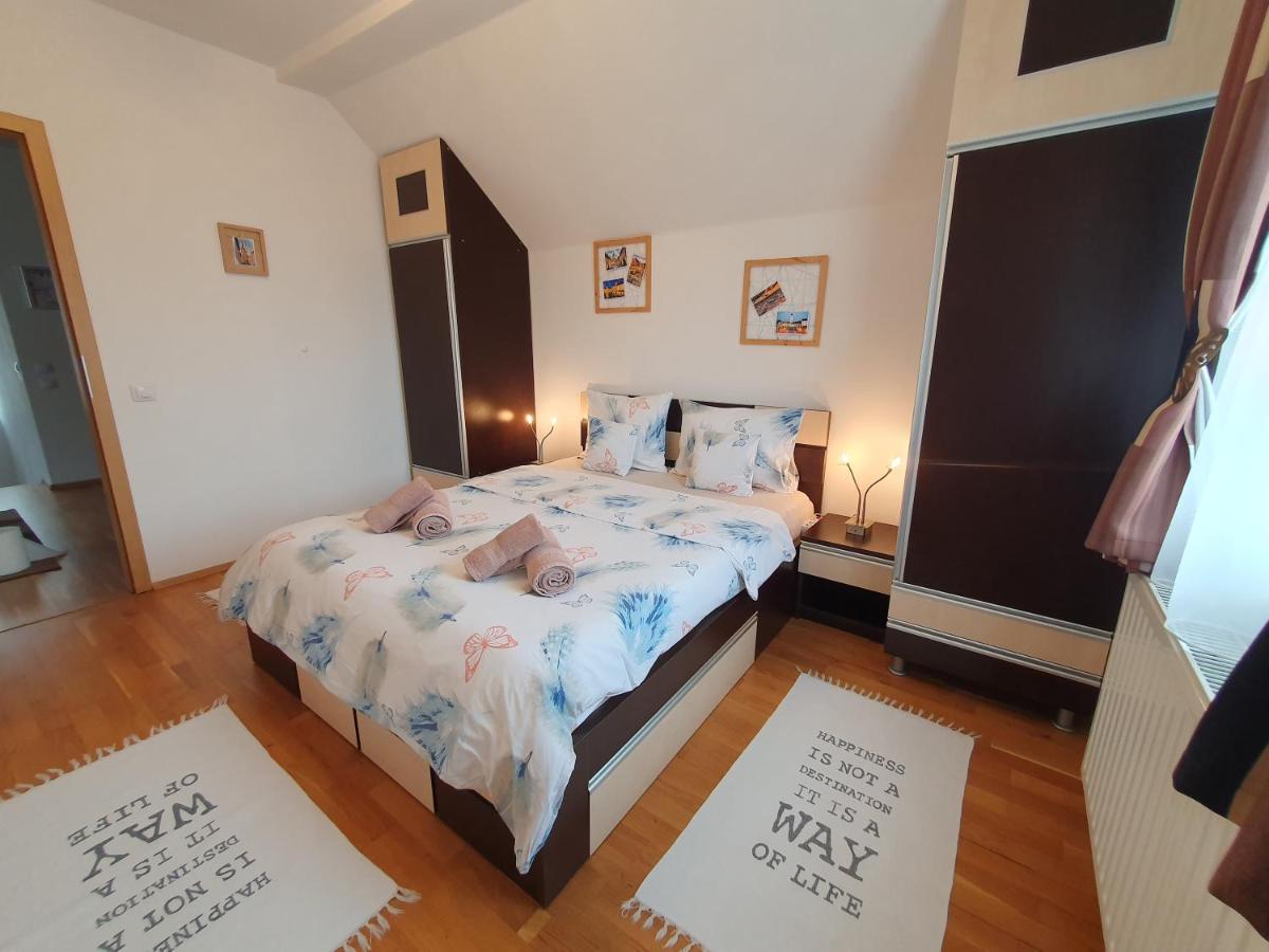 Smiley Apartment Sibiu Esterno foto