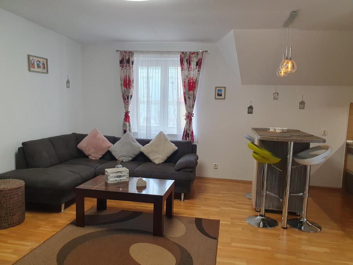 Smiley Apartment Sibiu Esterno foto